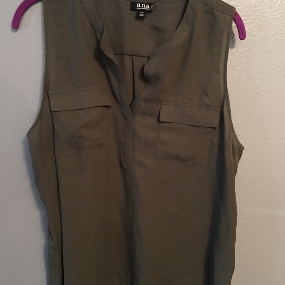 Sleeveless tank